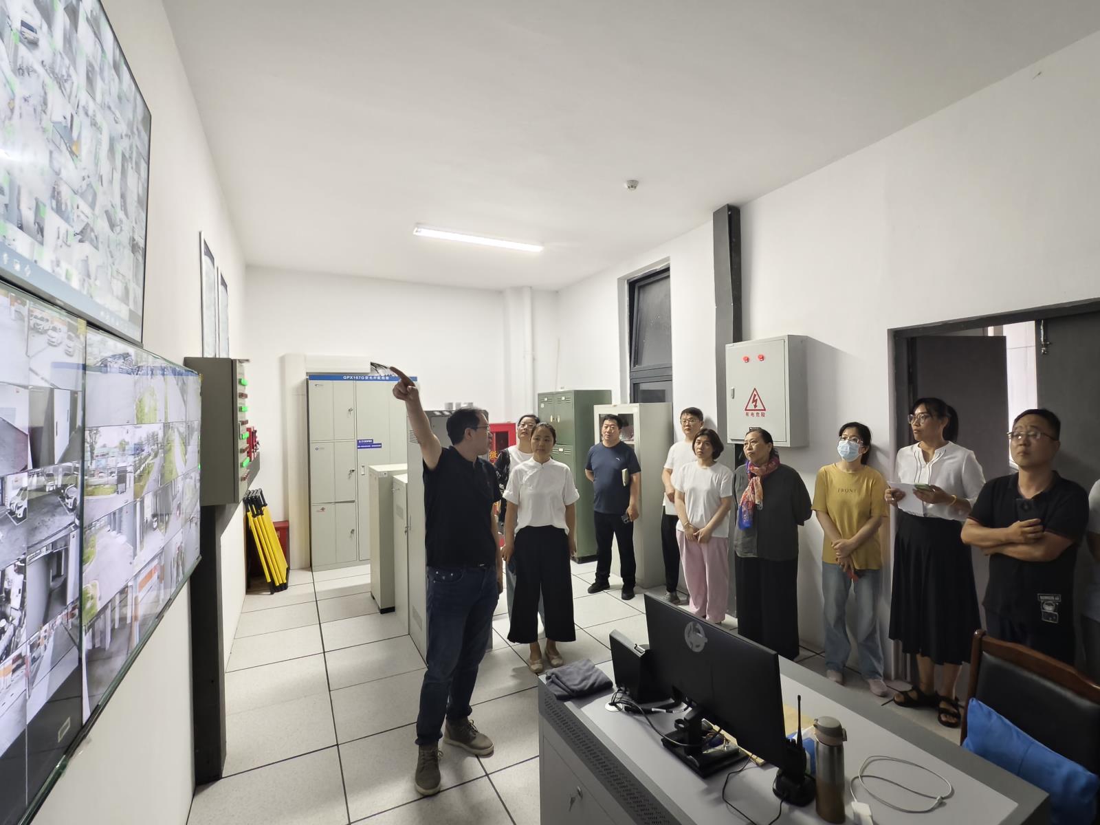 参观4.jpg